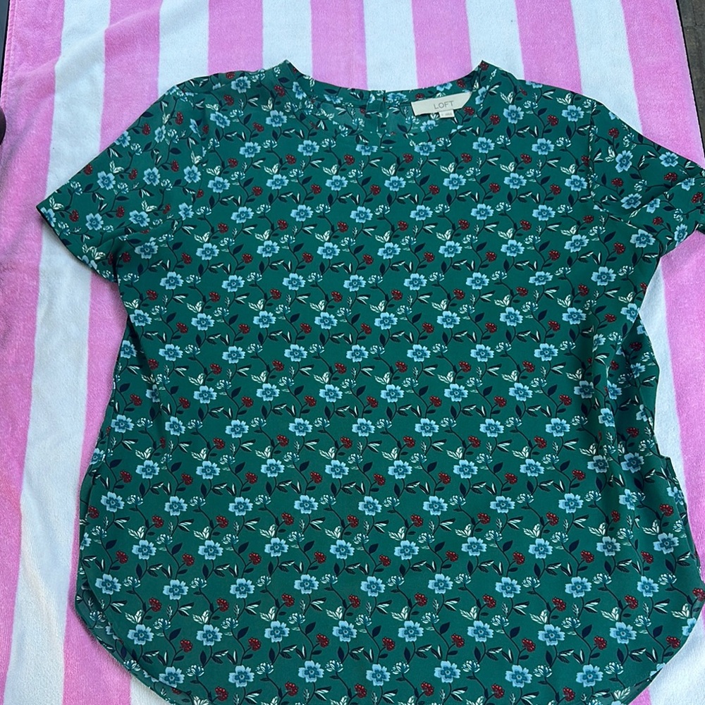 LOFT Green Boxy blouse with White Details